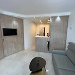 Studio Champs Elysees Paris