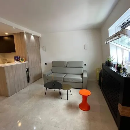 Studio Champs Elysees * Париж